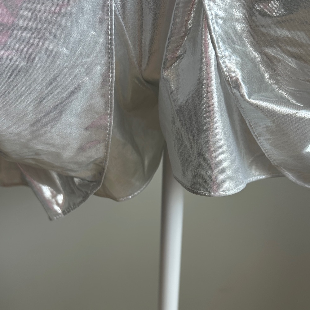 Chic Silver Ruffled Mini Skirt - Picture 3 of 4